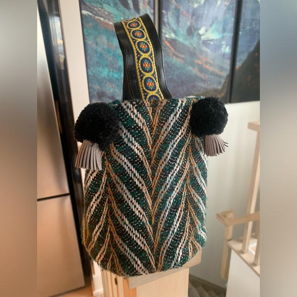 WOONAM Pure Handmade Multi color Tweed Mini Bucket Handbag Wrist Bag with poms - Picture 8 of 9